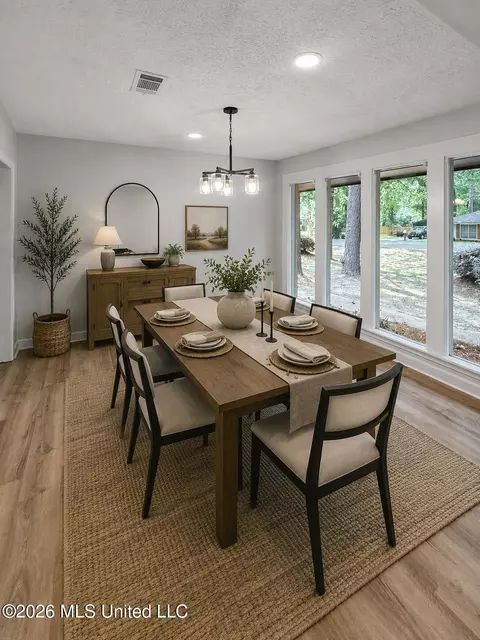 Dining - 109 Park Ln, Brandon, MS 39047 photo 1 of 1