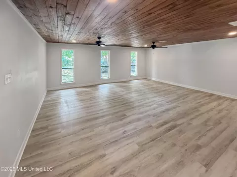 Living - 109 Park Ln, Brandon, MS 39047 photo 2 of 2