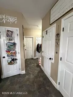 Entry Way - 2235 NW Ms Hwy 550, Wesson, MS 39191 photo 6 of 7