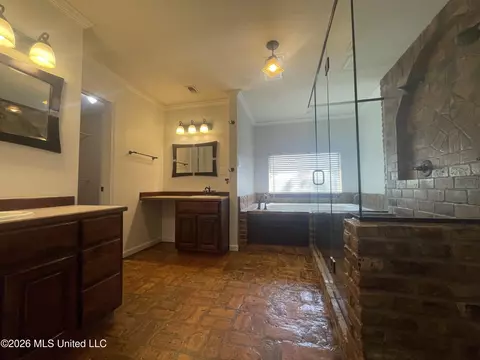 Bath - 18356 Shaw Rd, Saucier, MS 39574 photo 2 of 2