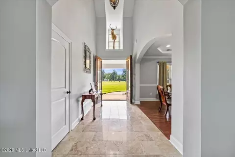 Entry Way - 173 Winter Oaks, Lamar, MS 38642 photo 2 of 3