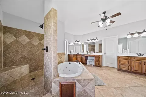 Bath - 173 Winter Oaks, Lamar, MS 38642 photo 2 of 5