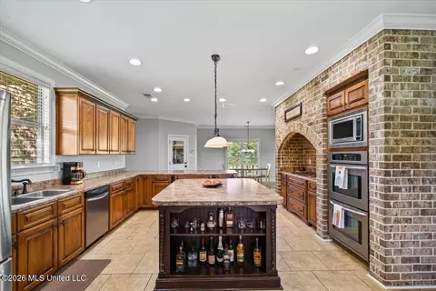 Kitchen - 173 Winter Oaks, Lamar, MS 38642 photo 3 of 5