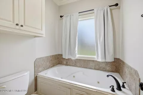 Bath - 116 Bridge Walk Dr, Canton, MS 39046 photo 2 of 3