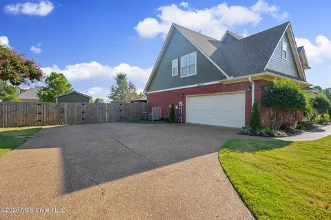 Exterior - 3357 Shadow Moss Cv, Nesbit, MS 38651 photo 4 of 9