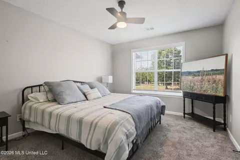 Bedroom - 3357 Shadow Moss Cv, Nesbit, MS 38651 photo 3 of 4
