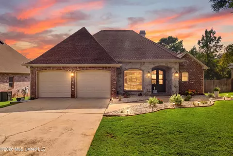 721 Clover Pl, Biloxi, MS 39532