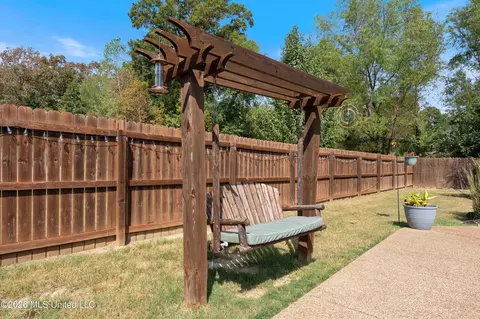 Exterior - 4558 Bakersfield Dr, Nesbit, MS 38651 photo 9 of 13