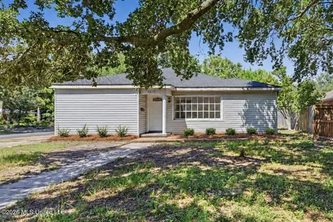 1010 Wanda Pl, Gulfport, MS 39501