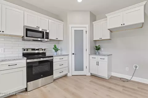 Kitchen - 114 Tacoma Dr, Lucedale, MS 39452 photo 4 of 5