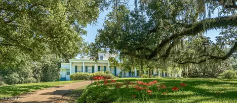 Exterior - 131 Winchester Rd, Natchez, MS 39120 photo 2 of 13