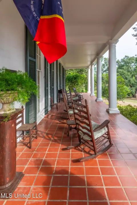 Exterior - 131 Winchester Rd, Natchez, MS 39120 photo 10 of 13