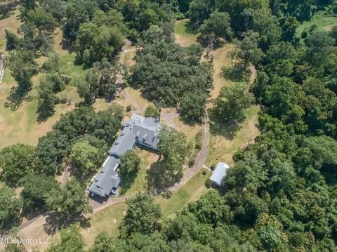 Exterior - 131 Winchester Rd, Natchez, MS 39120 photo 11 of 13