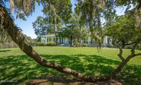 Exterior - 131 Winchester Rd, Natchez, MS 39120 photo 3 of 13