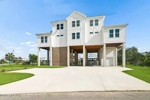 4194 Baffin St, Bay Saint Louis, MS 39520