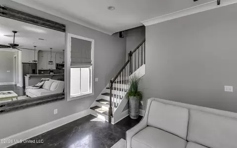 Entry Way - 150 Pine Ridge Cir, Brandon, MS 39047 photo 5 of 7