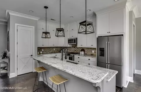 Kitchen - 150 Pine Ridge Cir, Brandon, MS 39047 photo 7 of 7