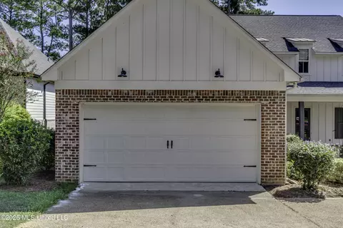 Exterior - 150 Pine Ridge Cir, Brandon, MS 39047 photo 15 of 19
