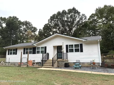725 Shinault Rd, Byhalia, MS 38611