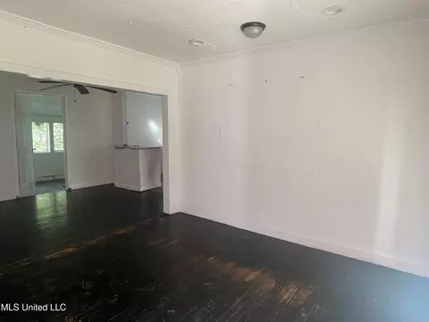 Living - 2826 Donaldson Dr, Jackson, MS 39212 photo 1 of 2