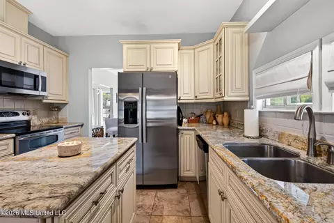Kitchen - 56113 E Diamondhead Dr, Diamondhead, MS 39525 photo 3 of 4