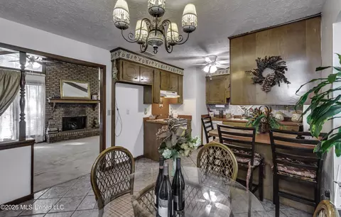 Dining - 405 Deborah Cir, Jackson, MS 39212 photo 2 of 2
