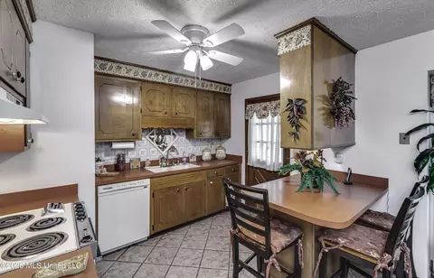 Kitchen - 405 Deborah Cir, Jackson, MS 39212 photo 1 of 1
