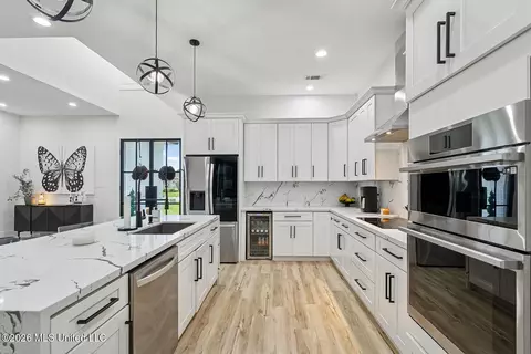 Kitchen - 617 Deason Dr, Picayune, MS 39466 photo 3 of 3