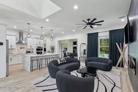Entry Way - 617 Deason Dr, Picayune, MS 39466 photo 1 of 1