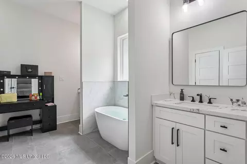 Bath - 617 Deason Dr, Picayune, MS 39466 photo 1 of 4
