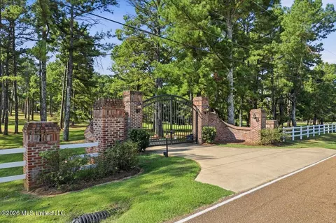 Exterior - 1039 Cedar Hill Rd, Madison, MS 39110 photo 22 of 24