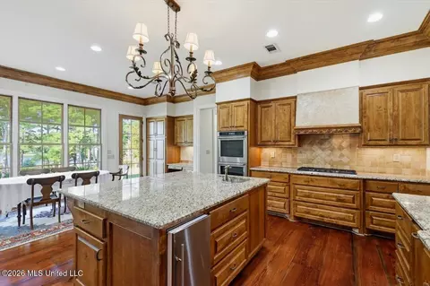 Kitchen - 1039 Cedar Hill Rd, Madison, MS 39110 photo 4 of 7