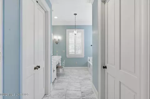 Entry Way - 1039 Cedar Hill Rd, Madison, MS 39110 photo 5 of 8