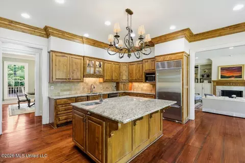 Kitchen - 1039 Cedar Hill Rd, Madison, MS 39110 photo 6 of 7