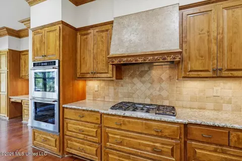 Kitchen - 1039 Cedar Hill Rd, Madison, MS 39110 photo 2 of 7