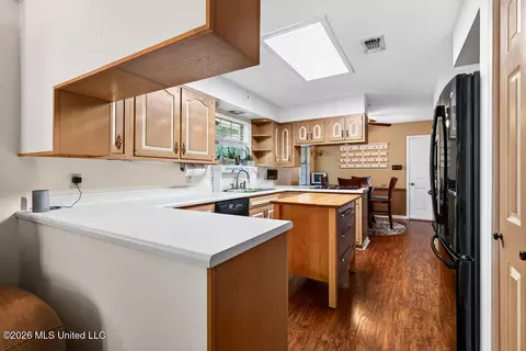 Kitchen - 674 Hilo St, Diamondhead, MS 39525 photo 1 of 5