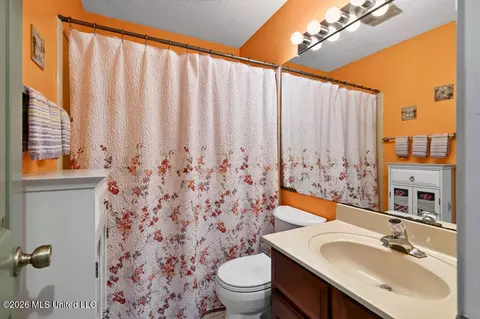 Bath - 674 Hilo St, Diamondhead, MS 39525 photo 3 of 3