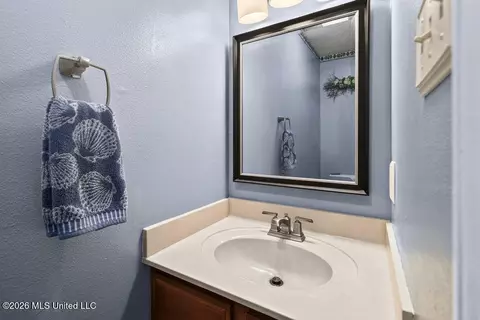 Bath - 674 Hilo St, Diamondhead, MS 39525 photo 1 of 3