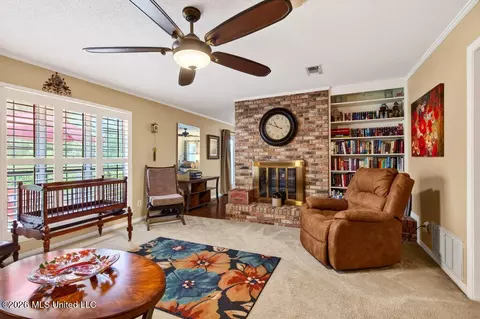 Living - 674 Hilo St, Diamondhead, MS 39525 photo 1 of 1
