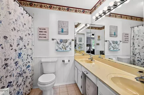 Bath - 674 Hilo St, Diamondhead, MS 39525 photo 2 of 3
