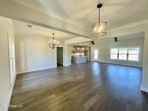 Living - 2484 Saint Ives Ln, Hernando, MS 38632 photo 3 of 4