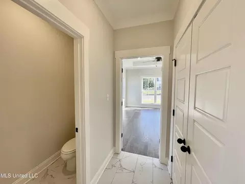 Entry Way - 2484 Saint Ives Ln, Hernando, MS 38632 photo 1 of 2