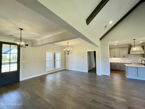 Living - 2484 Saint Ives Ln, Hernando, MS 38632 photo 4 of 4