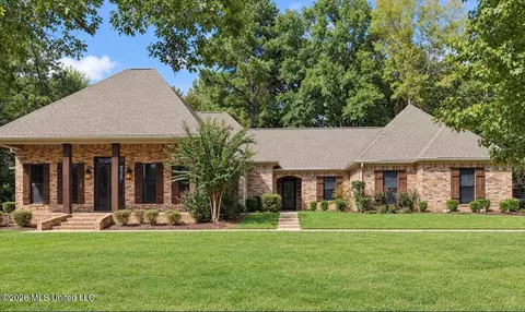 Exterior - 166 Stratford Dr, Brandon, MS 39042 photo 2 of 5