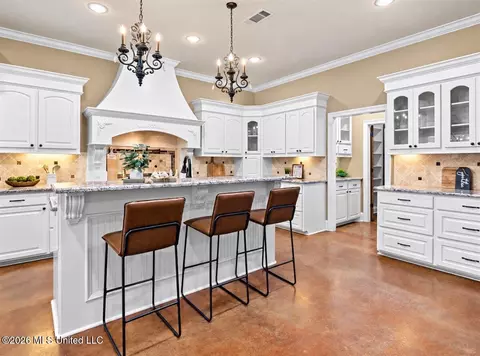 Kitchen - 166 Stratford Dr, Brandon, MS 39042 photo 1 of 5