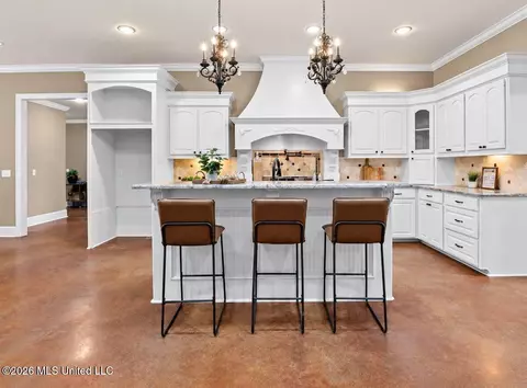 Kitchen - 166 Stratford Dr, Brandon, MS 39042 photo 2 of 5