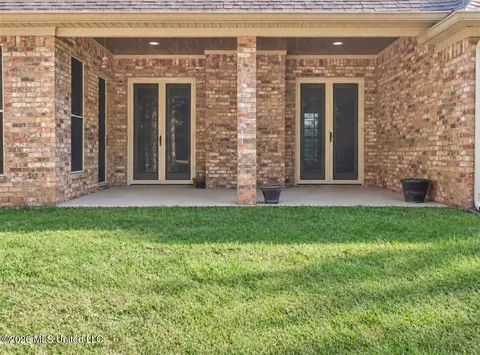Exterior - 166 Stratford Dr, Brandon, MS 39042 photo 3 of 5