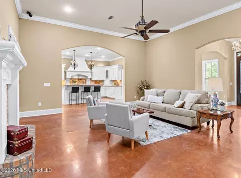 Living - 166 Stratford Dr, Brandon, MS 39042 photo 1 of 3