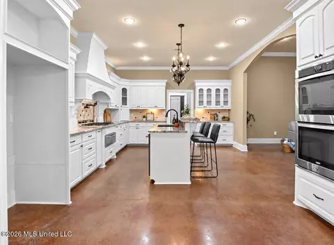 Kitchen - 166 Stratford Dr, Brandon, MS 39042 photo 5 of 5
