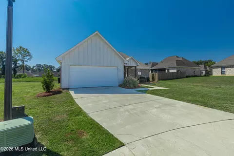 Exterior - 203 Silver Maple Pl, Canton, MS 39046 photo 2 of 12
